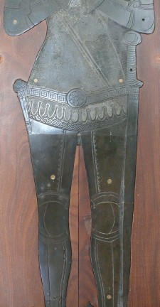 Photograph of middle of the effigy