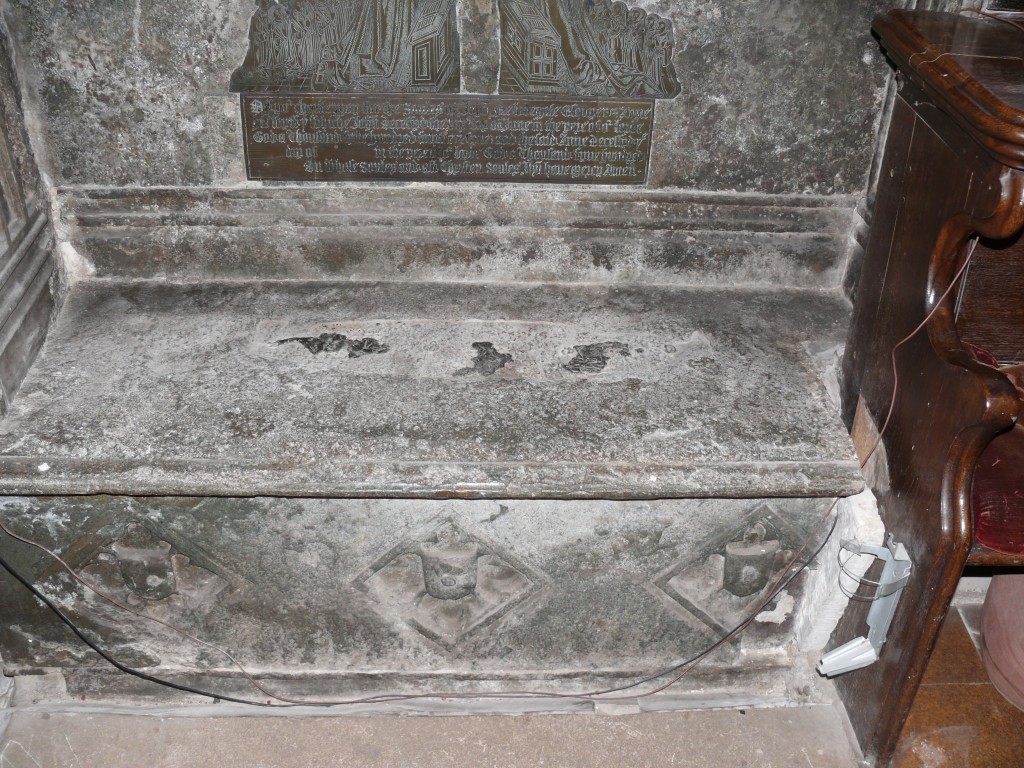 Photograph of the tomb chest
